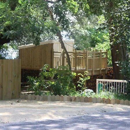 Lodge Le