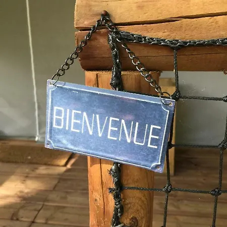 Lodge Le *